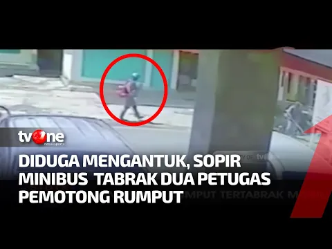 Detik-detik Pemotong Rumput Tertabrak Mobil di Tanggamus