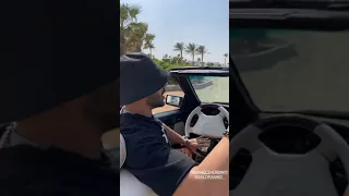 دينا الشربيني ترقص في السيارة لحظة دخولها الجونة لحضور المهرجان دندنها