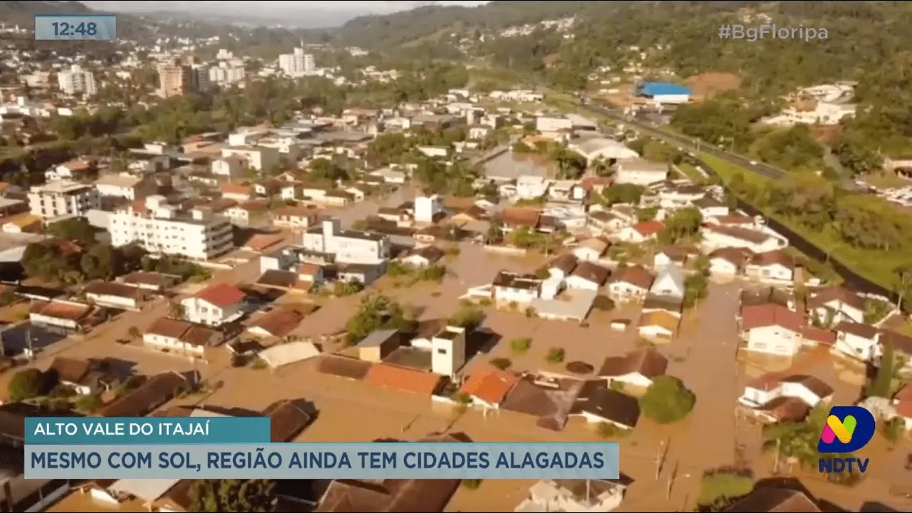 Alto Vale do Itajaí: mesmo com sol, região ainda tem cidades alagadas
