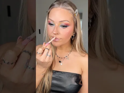 The book of colour combinations picks my makeup/eyeshadow 😵‍💫 what do you think??