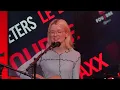 Maisie Peters et Waxx interprètent "My Regards" en live dans Foudre