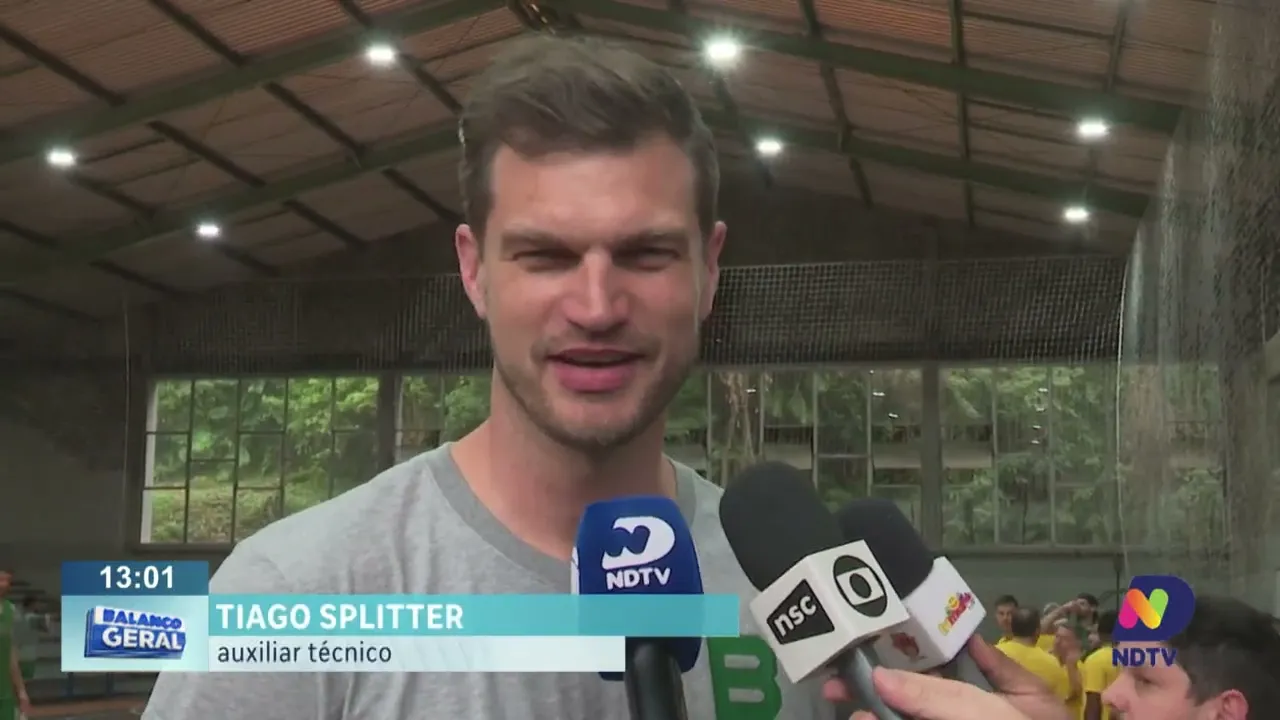 Seleção brasileira de basquete encerra sua passagem por Blumenau com apoio e carinho da torcida