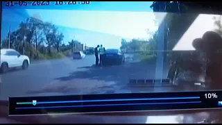 В Омске автобус сбил на полном ходу сотрудника ДПС