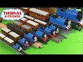 Download Lagu Thomas \u0026 Friends RED VS BLUE THOMAS with Annie \u0026 Clarabel - Amazing Train Collection!!