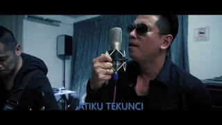 Download Night Street - Tebeleka (Official Karaoke Music Video) MP3