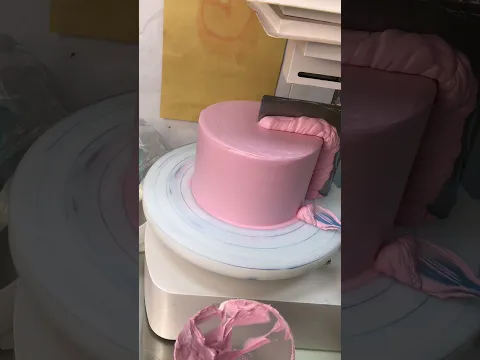 So cute pink cake and very nice