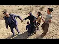 Lagu Grandfather's compassion and efforts to bring children back from the mountains
