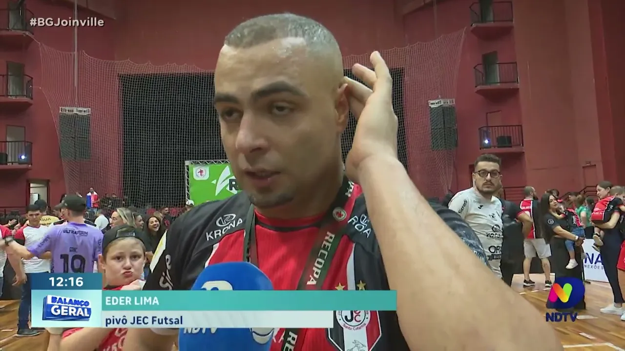 Festa no Centreventos: Jec futsal celebra primeiro título do ano com a torcida