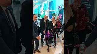 كان هيقع علي وشه شاهد لحظة سق وط الدكتور مجدي يعقوب مجدي يعقوب اكسبلور عادل امام رامي رضوان 