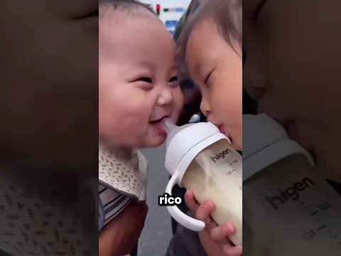 Este Bebé Robó La Leche De Su Hermana 😂🥛