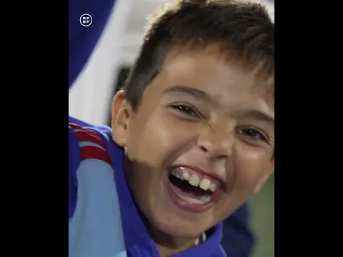 Rafael Louzán comparte con miles de futbolistas aragoneses la visita de la Copa del Mundo a Zaragoza