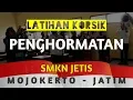 Latihan Korsik Upacara - Penghormatan Pasukan