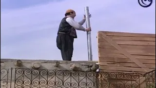 ابو بدر يطلع عالسطح ويكشف حريم بيت ابو عصام   محمد خير الجراح وميلاد يوسف و وائل شرف باب الحارة دندنها