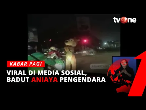 Pengamen Berkostum Badut Pukul Kepala Pengendara Motor