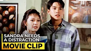 Sandra needs a distraction | ’Soltera’ | #MovieClip