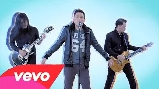 Download Andra and The BackBone - Lebih Dari Siapapun (Original Clip) [720p HD] MP3