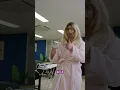 Download Lagu Wanneer Je Moeder Langs Je Kamer Loopt 👩🚪