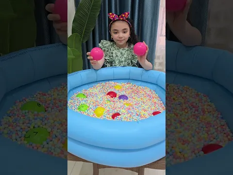 نورا تختار ألوان الكرات حسب سماع اللون🤗🤔🔴🟣🟡🟢🔵 #foryou #kidslearning