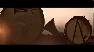      لن نتوقف عن الغناء                          دندنها