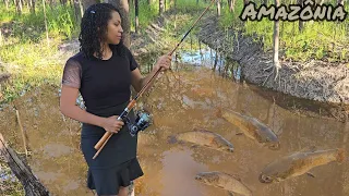 ACHAMOS um LUGAR INFESTADO DE PEIXE no meio da  FLORESTA AMAZÔNICA