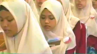 سورة الكهف تلاوة جماعية مذهلة طالبات مدرسة الفلاح 