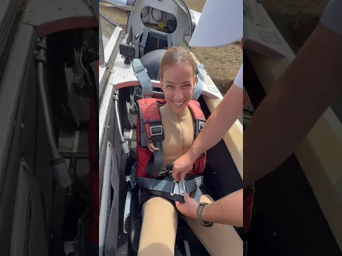 Armless girl flies a glider for the first time! ✈️❤️ #glider #armless #flight