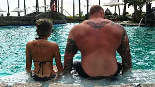 يوم في حياة أقوى رجل في العالم شاهد كيف يعيش حياته 