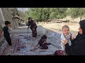 Download Lagu Washing carpets by Shaheen and children: a happy day for the family