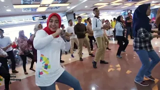 Download FLASH MOB - ENERGY 0F ASIA - MINANGKABAU AIRPORT MP3