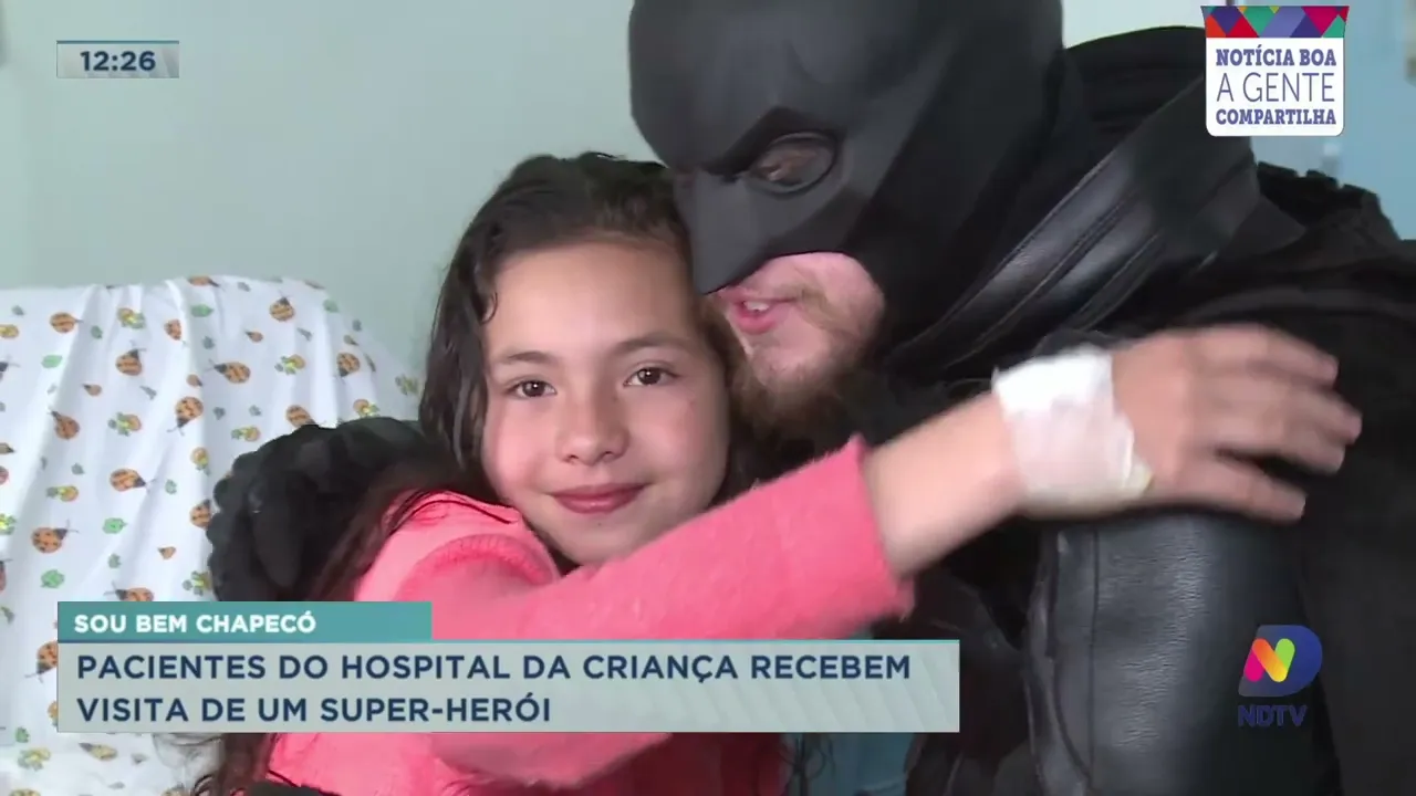 Sou Bem Chapecó: Pacientes do hospital da criança recebem visita de um super-herói