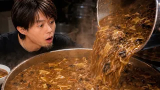 河南，不愧是全中国最会做碳水的地方之一。【中国河南探店丨胡辣汤·烩菜·烩面·羊肉汤·凉皮·米皮·米线·卤面·锅盔】