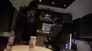 am fost prima data la studio m a dat afara 