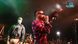 buju in tears as wizkid surprises him on stage