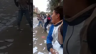 آخر يوم في المدرسة عطلة سعيد لكم ايها المشاهدين 