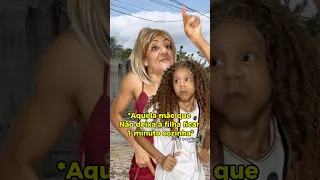 Aquela mãe que não deixa a filha sozinha 🤣