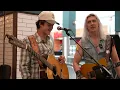 Country Music Star Shocks The Airport With This Song