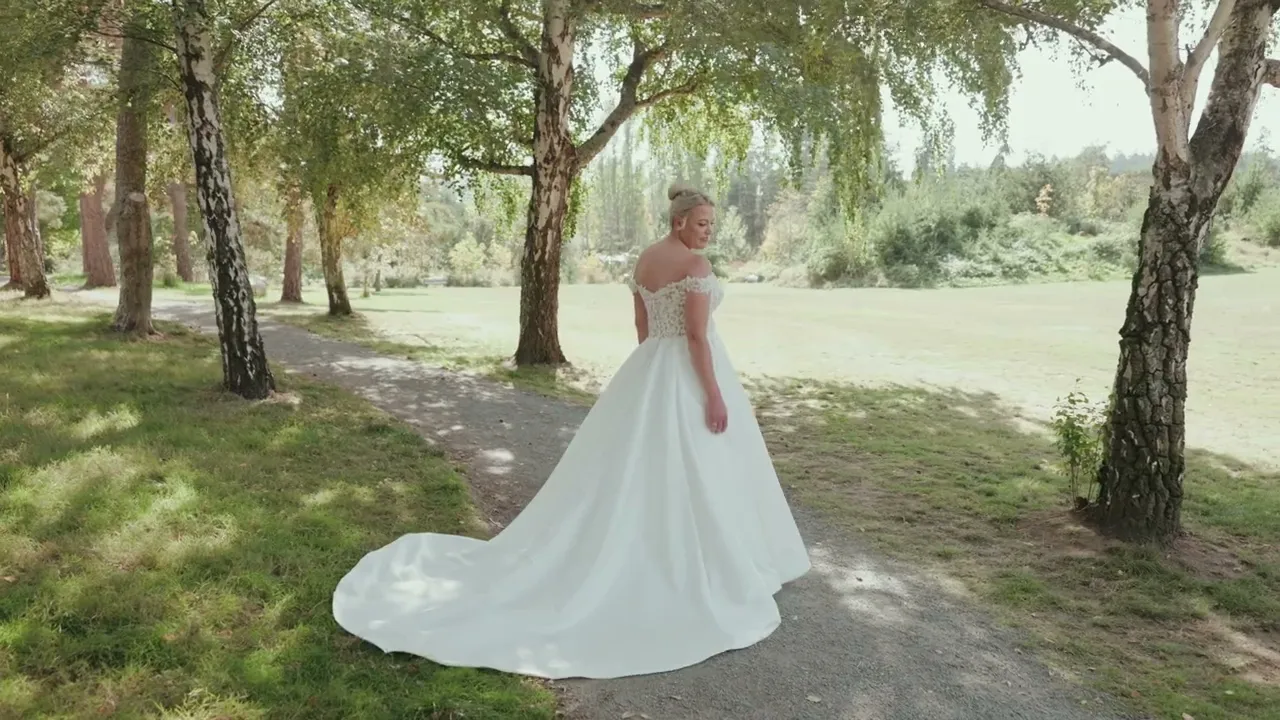 Watch Jenna & Shelby’s social media highlight at Hatley Castle - Victoria, British Columbia — video preview