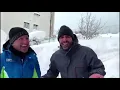 Video di Roccaraso, il pulmino di Checco Zalone rimane impantanato nella neve e Di Donato lo aiuta