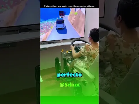 Esta Chica Aun No Está Lista para Manejar 😅😱