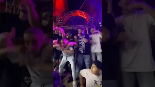 قاعد على القهوه بشورت بشرب حاجه ساقعه سبورت عدى واحد من اخصامي ام رامي في ايدينا كارت سيف تيتو 