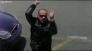 ايه الحر ده بوشكاش بيرمي الشنط وبيقفل زرار الجاكيت محمد سعد  ايه الحر ده بوشكاش بيرمي الشنط وبيقفل زرار الجاكيت محمد سعد