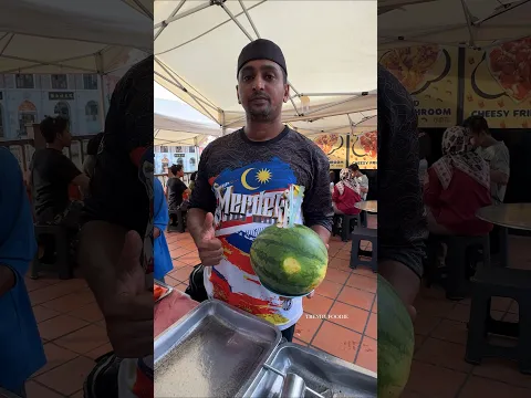 The Famous Fresh Watermelon Juice You Must Try in Melaka, Malaysia!!! 🍉🥤