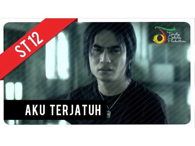 Download MP3 ST12 - Aku Terjatuh | Official Music Video