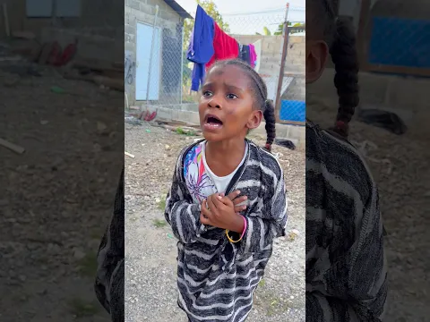 ¡La escondieron debajo de esto y NO la vio! 😱