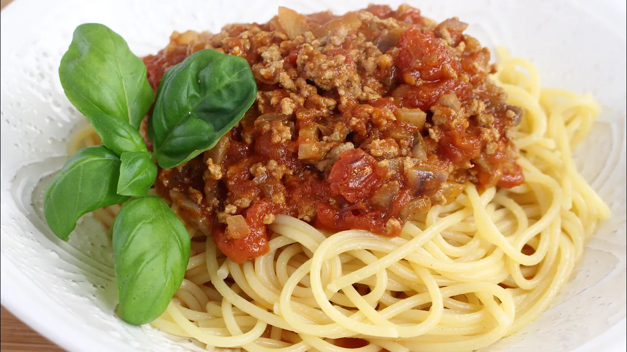 Schnelles Spaghetti Bolognese-Rezept von Steffen Henssler