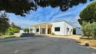 فيلا في سانية قرب مسرح الدولي في الحمامات 