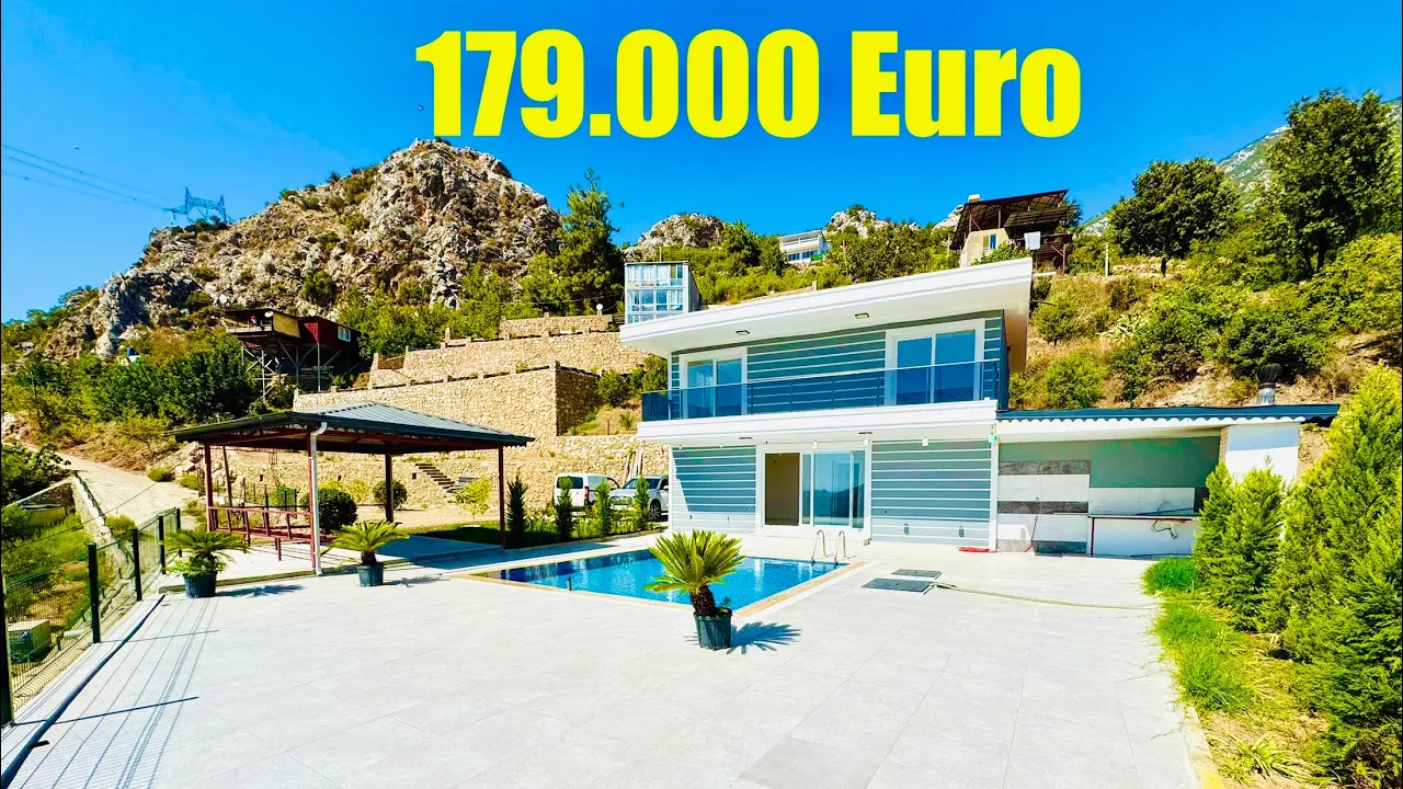 Sea-View 4-Bedroom Apartment in Mahmutlar with sea view