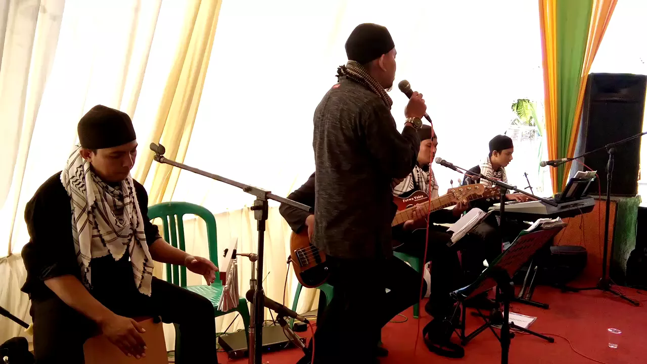 Fatwa Voice Nasyid Surabaya - The Bright Moon ( Raef Cover ) "Headset Recommended" Fatwa Voice Nasyid Surabaya - The Bright Moon ( Raef Cover ) "Headset Recommended"