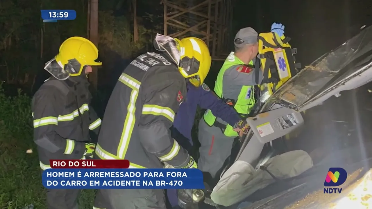 Homem é arremessado para fora do carro em acidente na BR-470 em Rio do Sul
