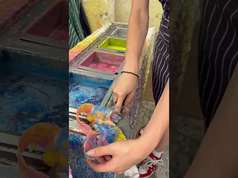 probably the longest one i’ve done! #oddlysatisfying #asmr #wax #gsycandles #scrape